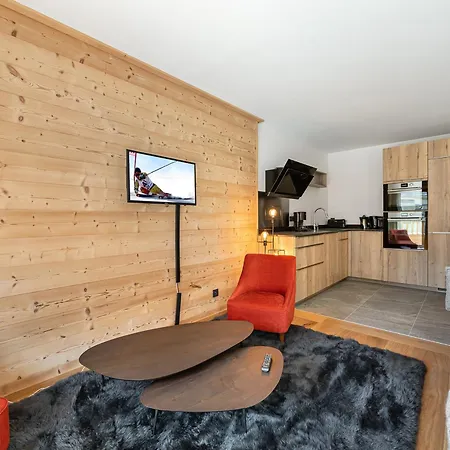 Apartment T3 A Courchevel, Emplacement Ideal A 100m Du Front De Neige, Parking Et Wifi Inclus - Fr-1-563-74 *