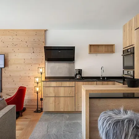 Apartment T3 A Courchevel, Emplacement Ideal A 100m Du Front De Neige, Parking Et Wifi Inclus - Fr-1-563-74 Courchevel